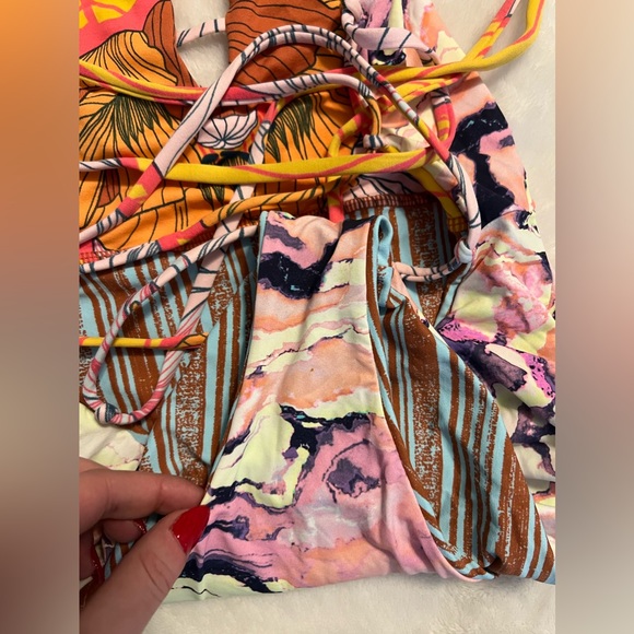 Women’s Maaji “Sixteen Candles” One-Piece Reversible Swimsuit in Size S -NWOT’s - Picture 9 of 10